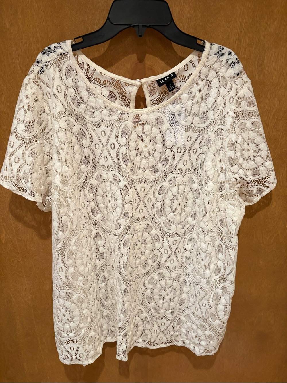 Torrid Abbey Lace Cream Short Sleeve Blouse Size 0 (Women’s Size 12)
